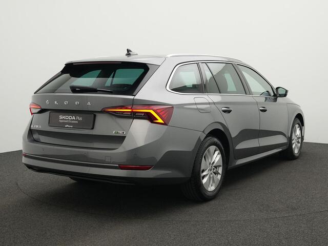 Skoda OCTAVIA Combi 1.0 e-TSI 110 pk DSG Business Edition | Navigatie | Stoelverwarming | Parkeersensoren voor/achter