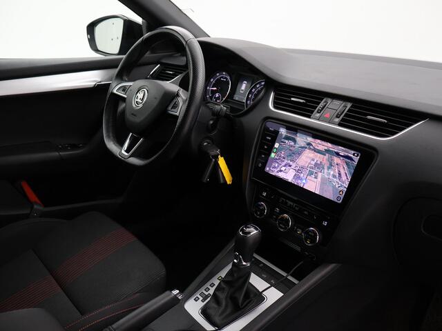 Skoda OCTAVIA Combi 1.5 TSI 150 PK DSG AUT. SPORTLINE - ENERGY BLUE + 18 INCH | ADAPTIVE CRUISE | APPLE CARPLAY | SPORTSTOELEN