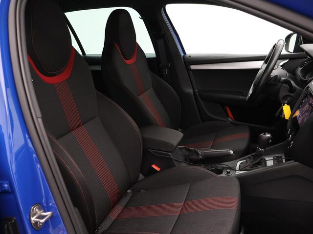 Skoda OCTAVIA Combi 1.5 TSI 150 PK DSG AUT. SPORTLINE - ENERGY BLUE + 18 INCH | ADAPTIVE CRUISE | APPLE CARPLAY | SPORTSTOELEN
