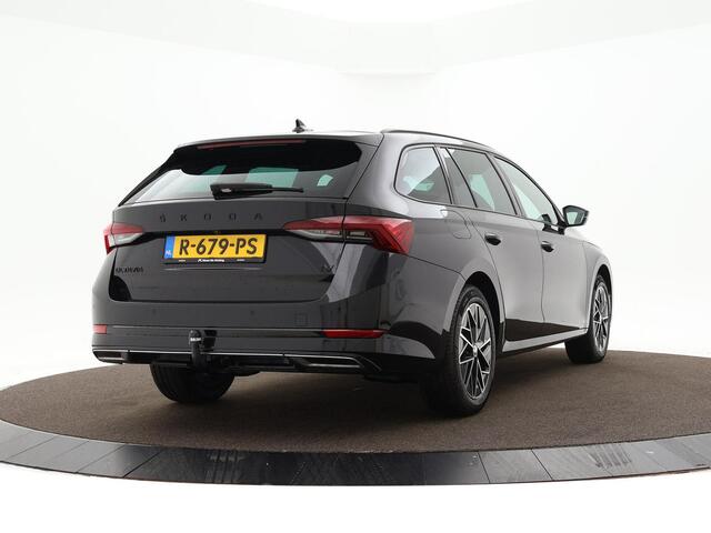 Skoda OCTAVIA Combi 1.4 Tsi 204pk DSG iV PHEV Sportline Business · Camera · Apple/Android Car Play · Keyless · Matrix LED · Elek. Achterklep · Trekhaak · 17'' Inch ·