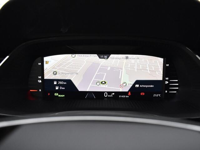 Skoda OCTAVIA Combi 1.4 Tsi 204pk DSG iV PHEV Sportline Business · Camera · Apple/Android Car Play · Keyless · Matrix LED · Elek. Achterklep · Trekhaak · 17'' Inch ·