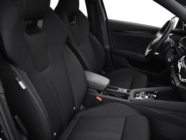 Skoda OCTAVIA Combi 1.4 Tsi 204pk DSG iV PHEV Sportline Business · Camera · Apple/Android Car Play · Keyless · Matrix LED · Elek. Achterklep · Trekhaak · 17'' Inch ·