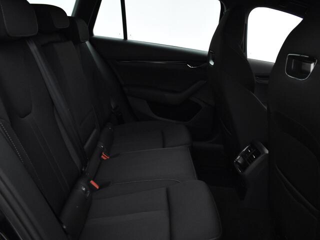 Skoda OCTAVIA Combi 1.4 Tsi 204pk DSG iV PHEV Sportline Business · Camera · Apple/Android Car Play · Keyless · Matrix LED · Elek. Achterklep · Trekhaak · 17'' Inch ·