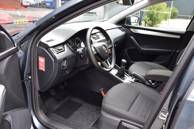 Skoda OCTAVIA Combi 1.0 TSI 116PK Business Edition | Org. NL | BOVAG Garantie | Navigatie | Achteruirijcamera | Cruise&Climate Control | PDC Achter | Apple Carplay/Android Auto |