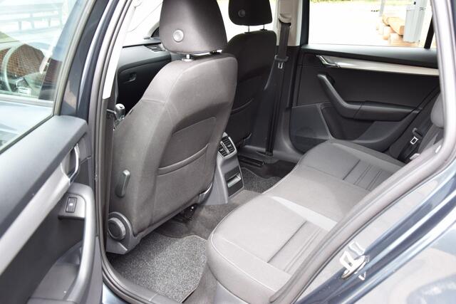 Skoda OCTAVIA Combi 1.0 TSI 116PK Business Edition | Org. NL | BOVAG Garantie | Navigatie | Achteruirijcamera | Cruise&Climate Control | PDC Achter | Apple Carplay/Android Auto |