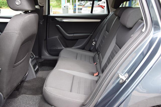 Skoda OCTAVIA Combi 1.0 TSI 116PK Business Edition | Org. NL | BOVAG Garantie | Navigatie | Achteruirijcamera | Cruise&Climate Control | PDC Achter | Apple Carplay/Android Auto |