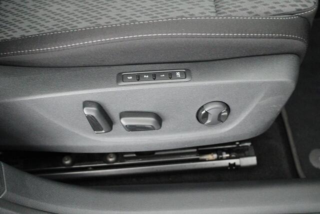 Skoda OCTAVIA Combi 1.4 TSI 204pk iV PHEV Business Edition Camera Head-Up Memory Keyless Virtual Cockpit Navigatie