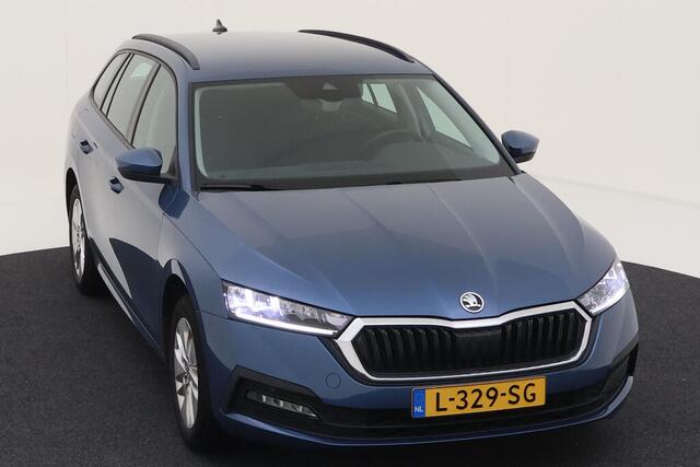 Skoda OCTAVIA Combi 1.0 TSI Business Edition / Navigatie / Camera / Parkeersensoren achter / Lichtmetaal 16 inch /