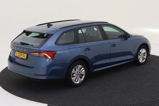 Skoda OCTAVIA Combi 1.0 TSI Business Edition / Navigatie / Camera / Parkeersensoren achter / Lichtmetaal 16 inch /