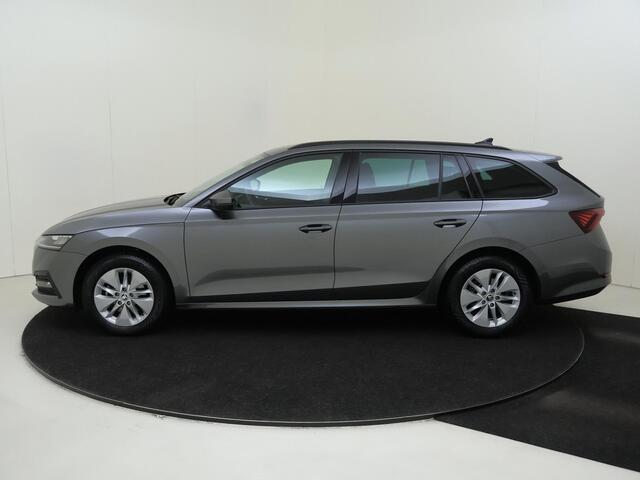 Skoda OCTAVIA Combi 1.0 e-TSI Business Edition | Stoelverwarming | Navigatie | Keyless | Cruise control | CarPlay | Elektrische achterklep | Parkeersensoren |