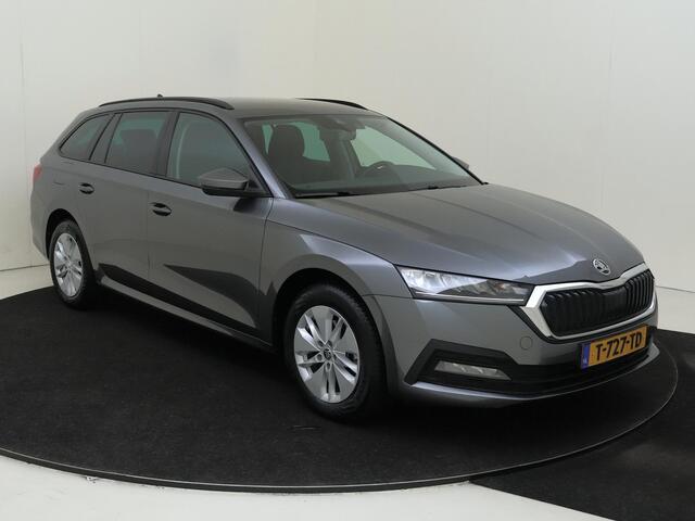 Skoda OCTAVIA Combi 1.0 e-TSI Business Edition | Stoelverwarming | Navigatie | Keyless | Cruise control | CarPlay | Elektrische achterklep | Parkeersensoren |
