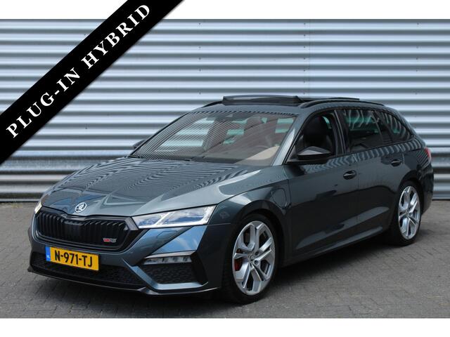 Skoda OCTAVIA Combi 1.4 TSI 245pk RS iV PHEV Business DSG6 Panoramdak Clima Cruise Navi Camera Carplay HUD El. Klep 19"LMV
