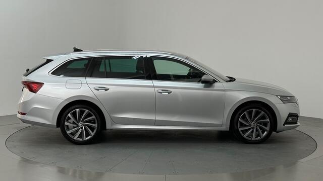 Skoda OCTAVIA 1.5 TSI FIRST EDITION CHROOM 40.000KM