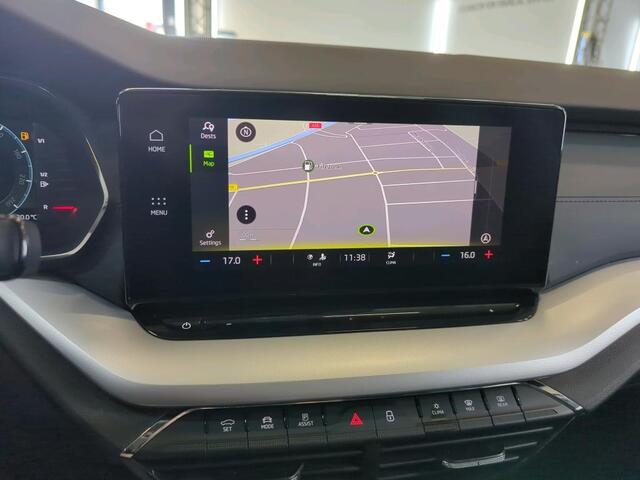 Skoda OCTAVIA Combi 1.0 e-TSI DSG Business Edition / Panoramadak / Digitale Cockpit / Navigatie / Parkeersensoren V+A / Elektrische Achterklep / LED Koplampen