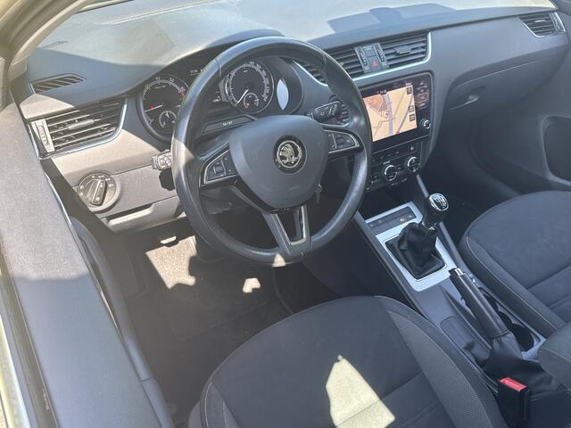 Skoda OCTAVIA Combi TSI AMBITION BUSINESS TREKHAAK/CAMERA/NAVI/APP