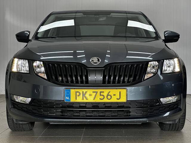 Skoda OCTAVIA 1.0 TSI Greentech Ambition Business /Apple + Android /Navi /Climat /Cruise /Elek. pakket /Bluetooth /Multi LEDER Stuur /Regensensor /LED Dagrijverl. /16"LMV /Extra getint glas /PDC /Mistlampen.
