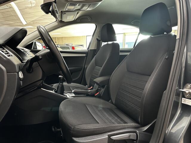 Skoda OCTAVIA 1.0 TSI Greentech Ambition Business /Apple + Android /Navi /Climat /Cruise /Elek. pakket /Bluetooth /Multi LEDER Stuur /Regensensor /LED Dagrijverl. /16"LMV /Extra getint glas /PDC /Mistlampen.