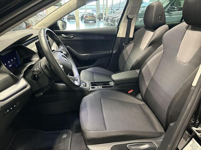 Skoda OCTAVIA Combi 1.4 Tsi 204pk DSG iV PHEV Business Edition · Panoramadak · Camera · Keyless · Parkeer Assistent · Stuur- & Stoelverwarming · Apple/Android Car Play · Sfeerverlichting ·