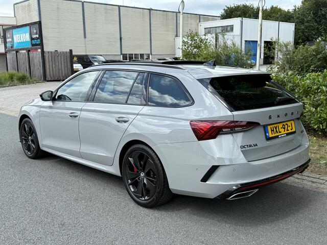 Skoda OCTAVIA Combi 2.0 TSI RS245 PanooTrekhaakoNardo