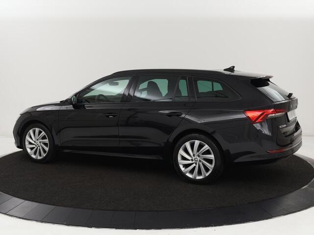 Skoda OCTAVIA 1.4 TSI iV PHEV Sport | Sportstoelen | Carplay | Sfeerverlichting | Navigatie | Sportstuur | Parkeerhulp | Full LED | Climate control