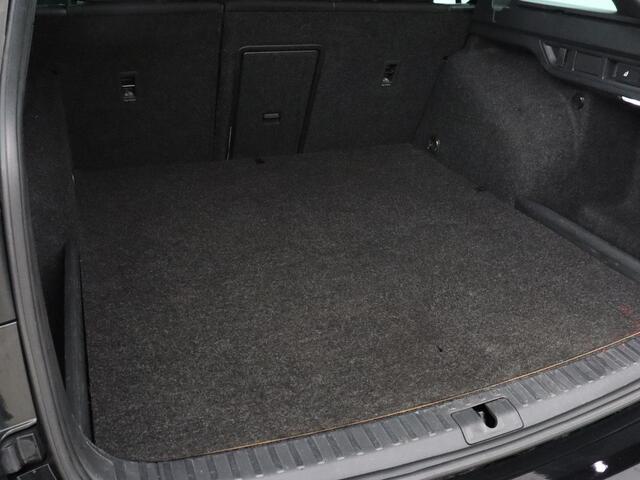 Skoda OCTAVIA 1.4 TSI iV PHEV Sport | Sportstoelen | Carplay | Sfeerverlichting | Navigatie | Sportstuur | Parkeerhulp | Full LED | Climate control