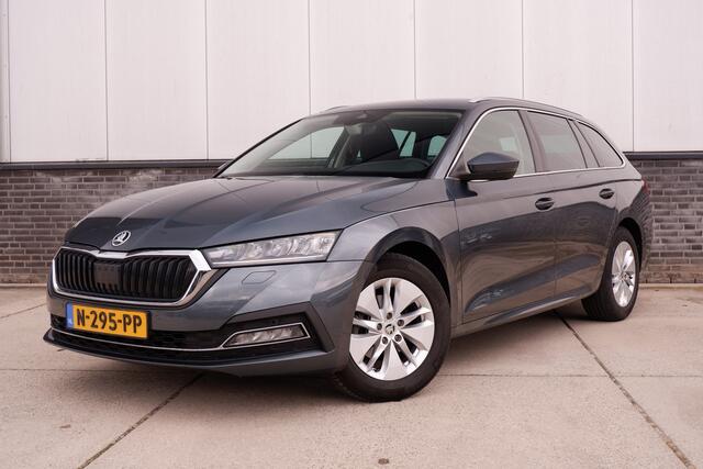 Skoda OCTAVIA Combi 1.0 TSI Business Edition Plus Elek. Trekhaak | Virtual Cockpit | LED | Navi | Carplay