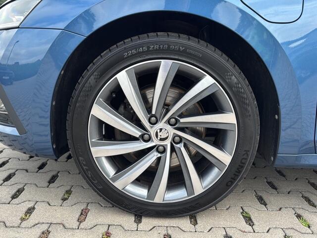Skoda OCTAVIA 1.4 TSI DSG FIRST EDITION IV PANO-DAK/NAVI/ACC/CARPLAY/PDC/STOELVERW