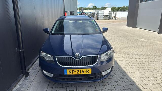 Skoda OCTAVIA Combi 1.0 TSI Greentech Automaat Navi