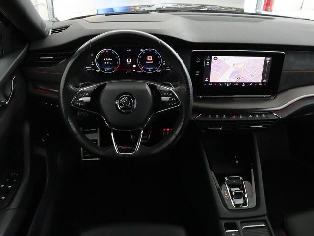 Skoda OCTAVIA 1.4 TSI RS iV PHEV | Head-Up | Stoel & stuurverwarming | Adaptive cruise | Standkachel | Matrix LED | Massage | Alcantara | Camera | Carplay | Memory | Canton Sound | Virtual Cockpit | Side Assist