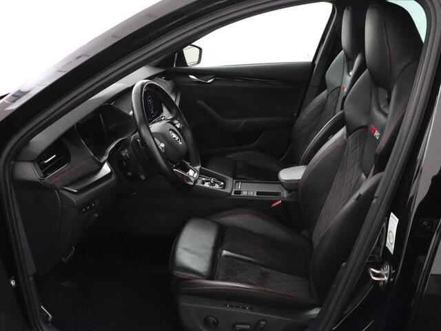 Skoda OCTAVIA 1.4 TSI RS iV PHEV | Head-Up | Stoel & stuurverwarming | Adaptive cruise | Standkachel | Matrix LED | Massage | Alcantara | Camera | Carplay | Memory | Canton Sound | Virtual Cockpit | Side Assist