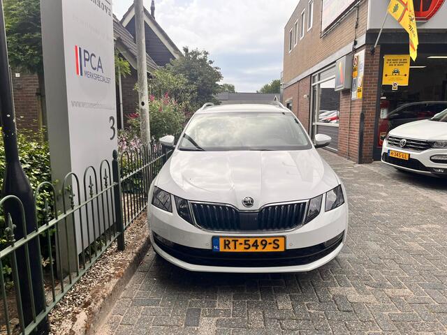 Skoda OCTAVIA Combi 1.0 TSI Greentech Ambition Business