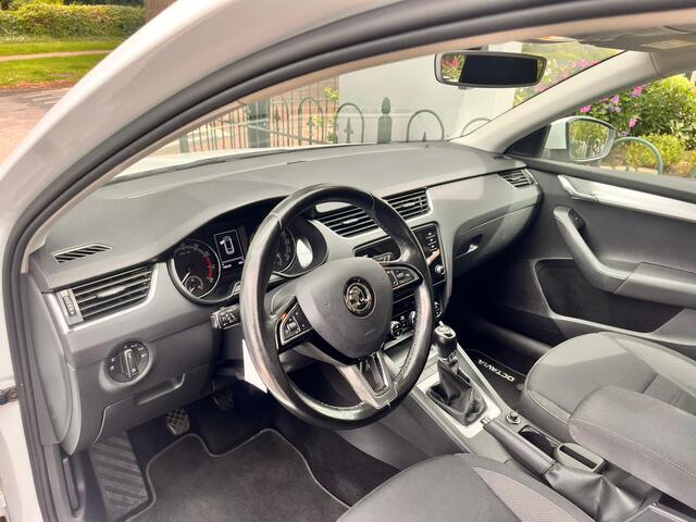 Skoda OCTAVIA Combi 1.0 TSI Greentech Ambition Business