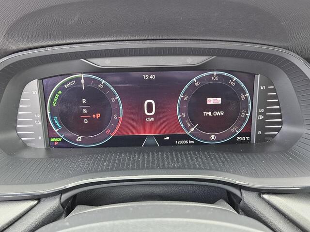 Skoda OCTAVIA Combi 1.4 TSI iV 204pk DSG PHEV Business Edition Stoelverwarming Climate Control Navigatie Elektr achterklep Trekhaak