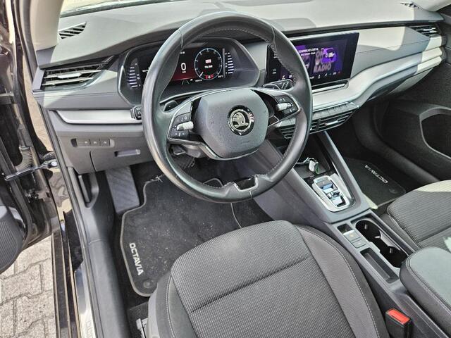 Skoda OCTAVIA Combi 1.4 TSI iV 204pk DSG PHEV Business Edition Stoelverwarming Climate Control Navigatie Elektr achterklep Trekhaak