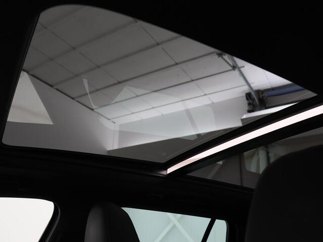 Skoda OCTAVIA Skoda Octavia 1.4 TSI RS iV PHEV | Panoramadak | Head-Up | Stoel & stuurverwarming | Adaptive cruise | Standkachel | Matrix LED | Camera | Memory | Virtual Cockpit | Side Assist | Achterbankverwarming
