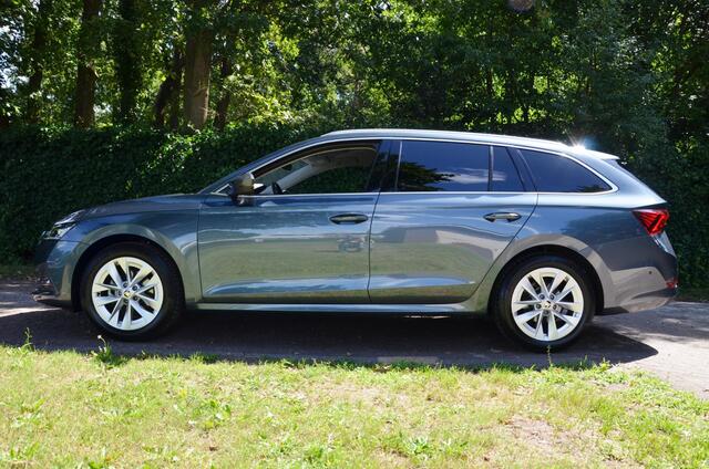 Skoda OCTAVIA Combi 1.0 e-TSI Business Edition Plus Automaat/Navi/Pdc/Ecc/virtual dashboard/Apple Carplay/Android Auto/Privacy-Glass/17-Inch Lmv/Stoel&stuurverwarming/Wegklapbare trekhaak