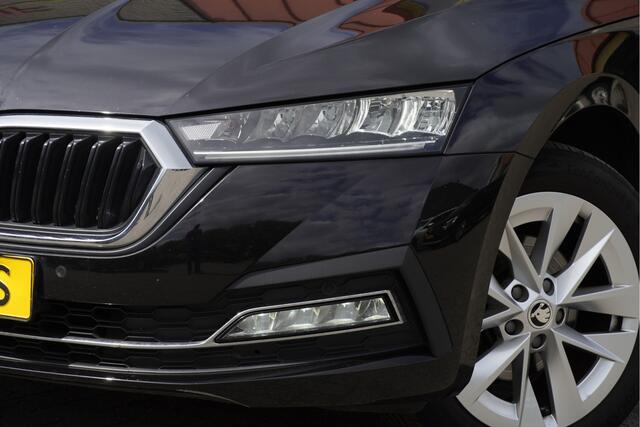 Skoda OCTAVIA Combi 1.0 e-TSI Automaat! Business Edition BJ2021 Lmv 17" | Led | Pdc | Navi | Dynamische knipperlichten | Elek. achterklep | App-Connect | Virtual cockpit | Climate control | Cruise control | Extra getint glas