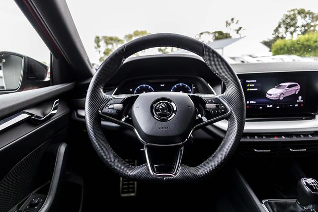 Skoda OCTAVIA Combi 1.0 TSI Sport Business | Trekhaak | LED | NL Auto