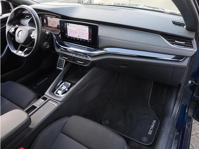 Skoda OCTAVIA Combi iV 1.4 TSI PHEV 204PK | Panodak | Head-up | Keyless | Camera | Virtual | Memory | Stoel&Stuurverwarming |