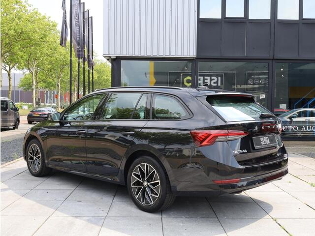 Skoda OCTAVIA Combi iV 1.4 TSI iV PHEV 204PK | Keyless | Camera | Adaptive Cruise | Virtual | Stoel&Stuurverwarming | Carplay | 17"Inch |