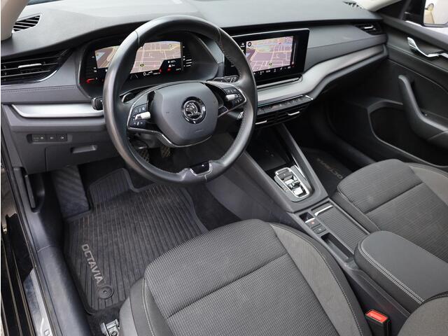 Skoda OCTAVIA Combi iV 1.4 TSI iV PHEV 204PK | Keyless | Camera | Adaptive Cruise | Virtual | Stoel&Stuurverwarming | Carplay | 17"Inch |