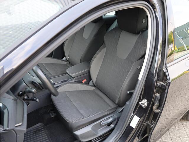 Skoda OCTAVIA Combi iV 1.4 TSI iV PHEV 204PK | Keyless | Camera | Adaptive Cruise | Virtual | Stoel&Stuurverwarming | Carplay | 17"Inch |