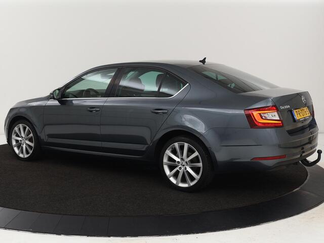 Skoda OCTAVIA 1.0 TSI Style | Stoelverwarming | Trekhaak | Adaptive cruise | Carplay | Park Assist | Keyless | Full LED | Navigatie | Canton Sound | Climate control