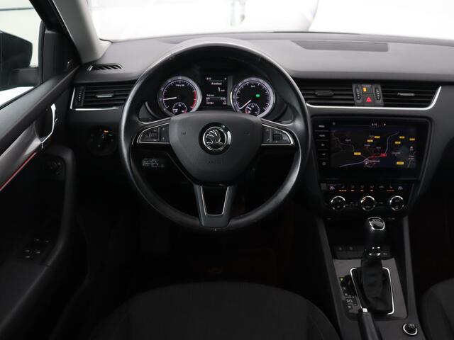 Skoda OCTAVIA 1.0 TSI Style | Stoelverwarming | Trekhaak | Adaptive cruise | Carplay | Park Assist | Keyless | Full LED | Navigatie | Canton Sound | Climate control