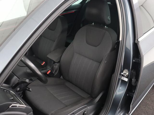 Skoda OCTAVIA 1.0 TSI Style | Stoelverwarming | Trekhaak | Adaptive cruise | Carplay | Park Assist | Keyless | Full LED | Navigatie | Canton Sound | Climate control