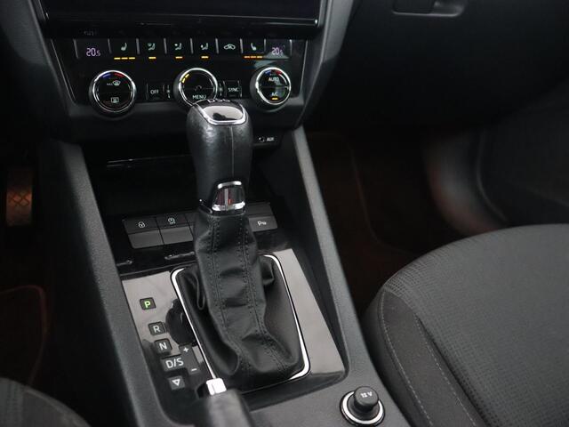 Skoda OCTAVIA 1.0 TSI Style | Stoelverwarming | Trekhaak | Adaptive cruise | Carplay | Park Assist | Keyless | Full LED | Navigatie | Canton Sound | Climate control