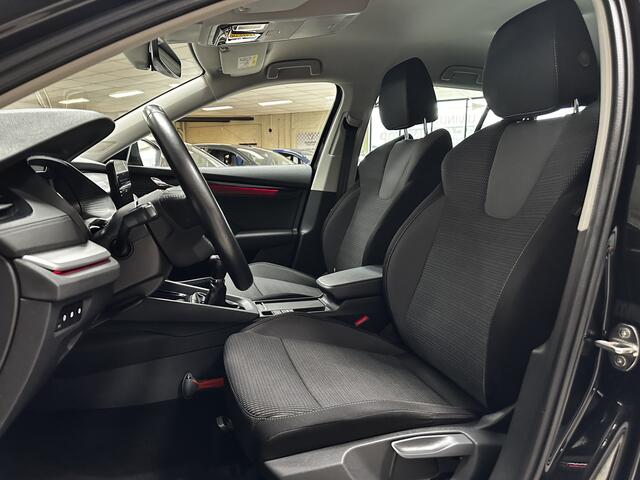 Skoda OCTAVIA Combi 1.0 TSI Business Edition/ Nieuw Model!/ Virtual Cockpit!/ LED Koplampen/ Elek.Klep/ Apple+Android/ DAB+/ 16''LMV/ Keyless/ Clima/ Navi/ Cruise/ Bluetooth/ Multi.LEDER.Stuur/ Elek.Pakket/ Isofix/ PDC V+A.