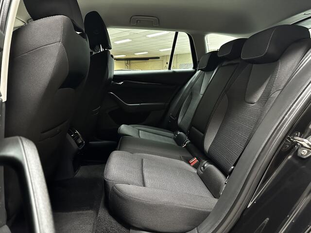 Skoda OCTAVIA Combi 1.0 TSI Business Edition/ Nieuw Model!/ Virtual Cockpit!/ LED Koplampen/ Elek.Klep/ Apple+Android/ DAB+/ 16''LMV/ Keyless/ Clima/ Navi/ Cruise/ Bluetooth/ Multi.LEDER.Stuur/ Elek.Pakket/ Isofix/ PDC V+A.
