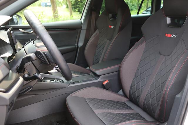 Skoda OCTAVIA Combi 1.4 TSI RS iV PHEV Matrix LED/ACC/Keyless/Camera/Head-up/Columbus/Trekhaak wegkl./19"