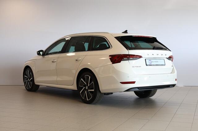 Skoda OCTAVIA 1.4 TSI IV First Ed. PHEV 204PK - 18inch - Canton Speakers - Hea